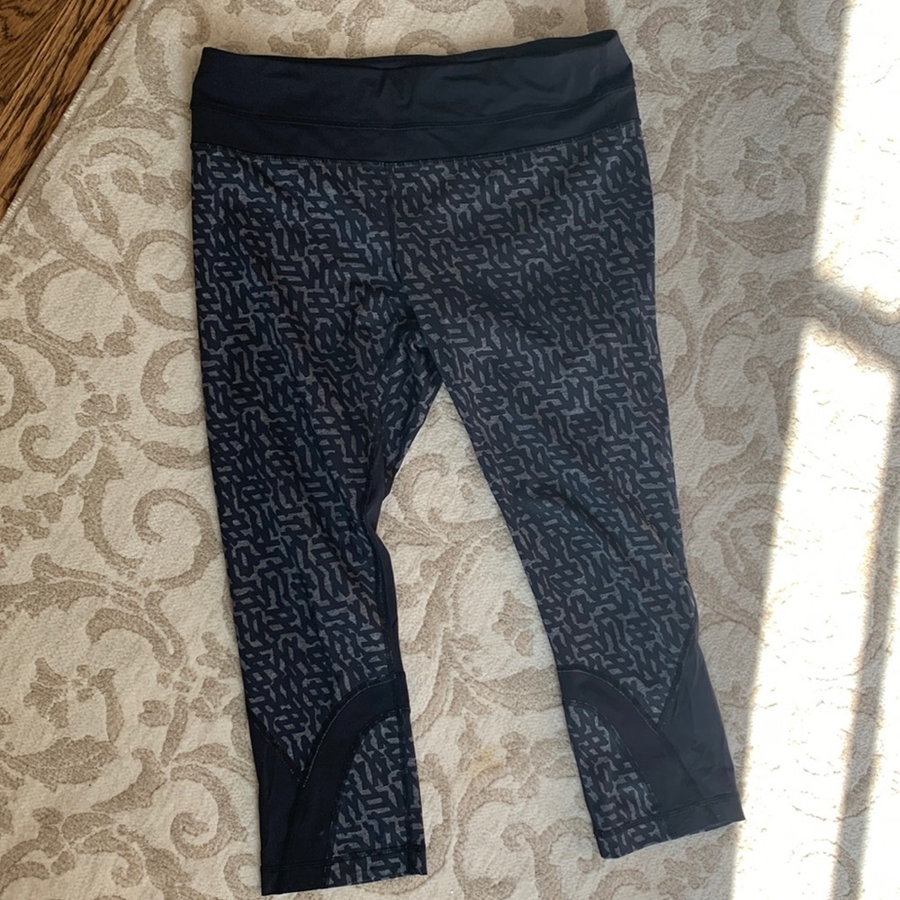 Lulu lemon crop leggings Size 8